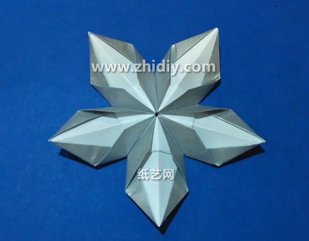 手工简单折纸花的折法视频教程教你学习如何制作装饰折纸花