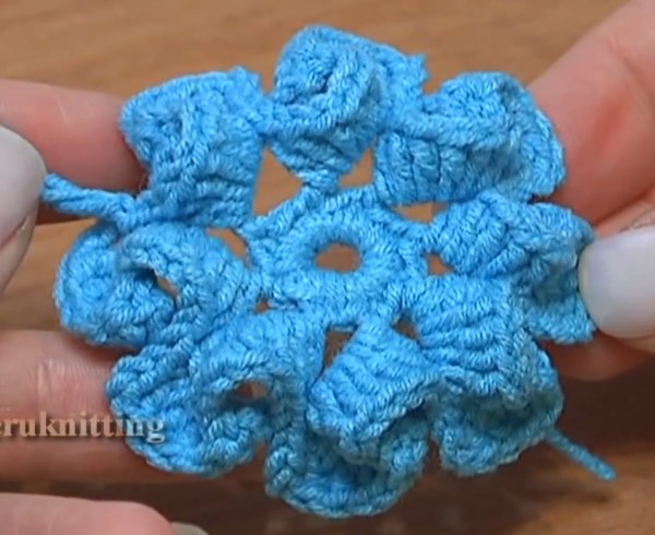手工钩针编织八瓣花的手工制作教程教你学习如何编织八瓣花