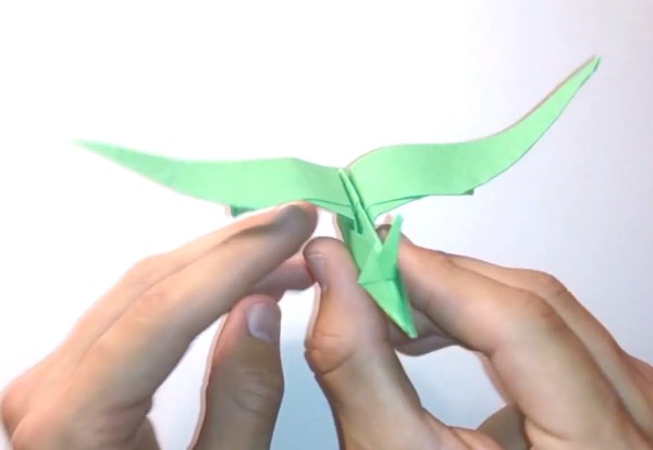 手工折纸翼龙制作方法教程手把手教你如何折叠折纸翼龙