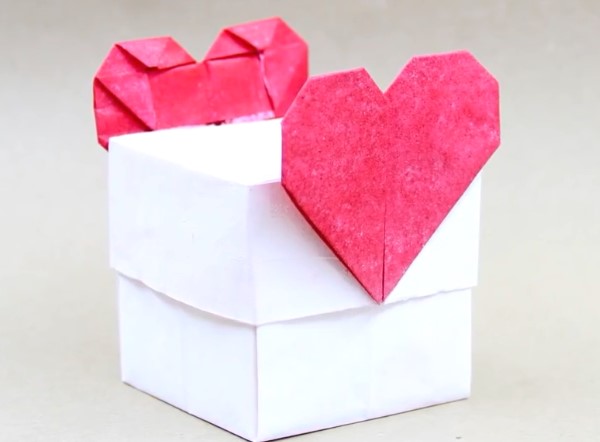 手工折纸心折纸盒子情人节手工礼物制作教程
