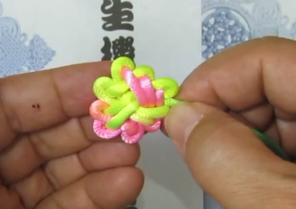 中国结手工制作教程手把手教你学习三宝三套结的编织