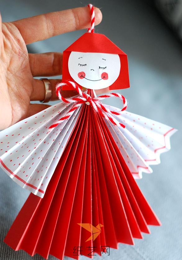 简单漂亮的儿童手工折纸小娃娃新年装饰制作教程