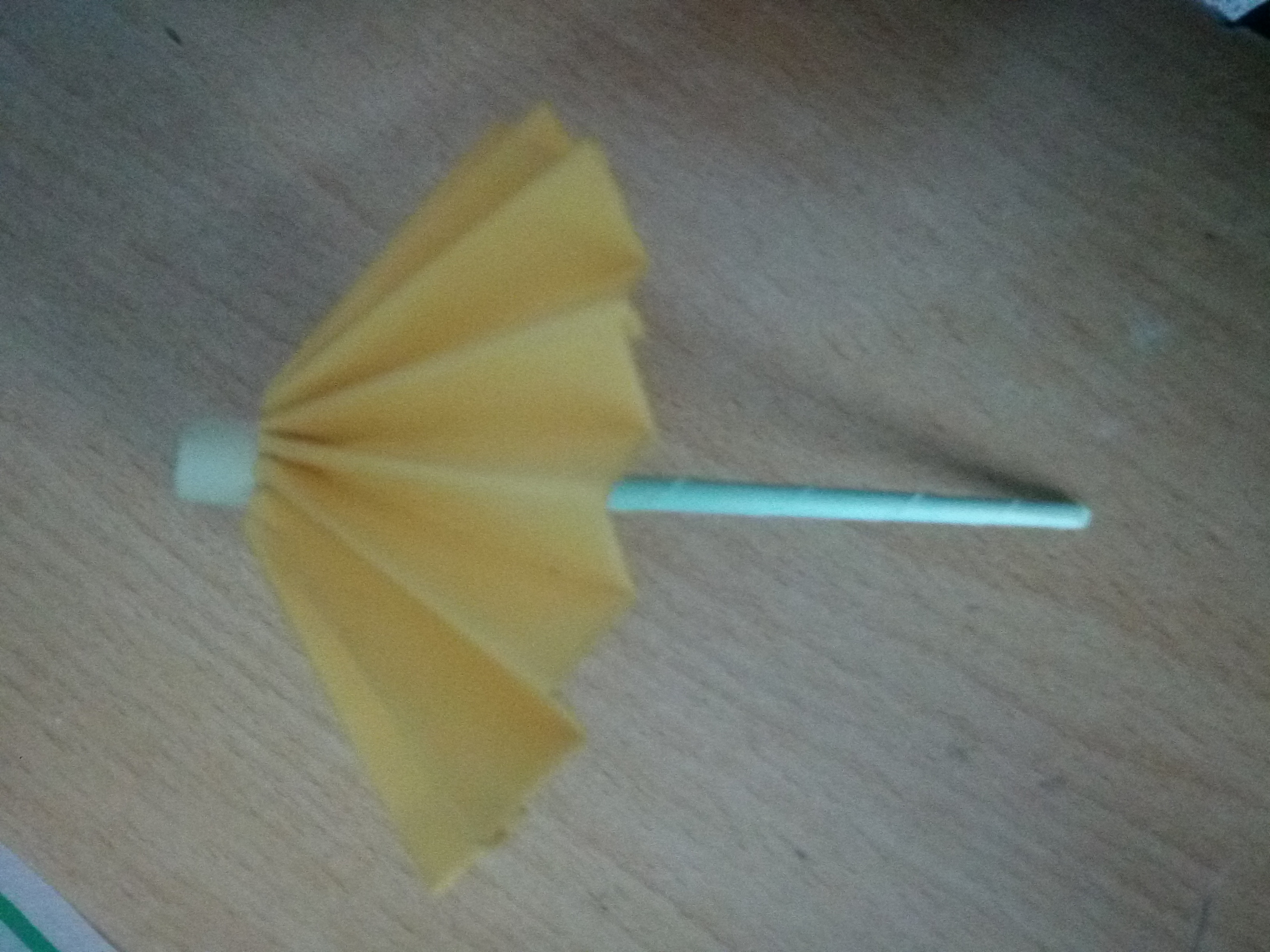 手工圈子 纸艺 > 简单的雨伞折纸   很简单,需了解步骤详情,加群号