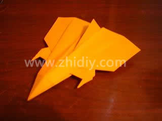 折纸飞机的独特教程手把手的教你学会折纸飞机的制作