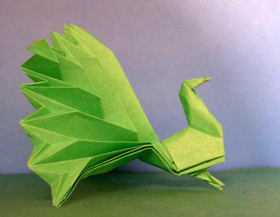 折纸孔雀的折纸教程手把书教你制作出漂亮的折纸孔雀来