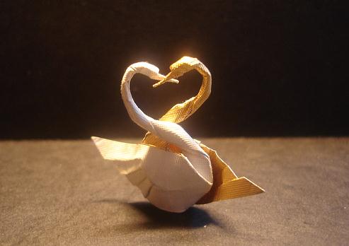 折纸缠绵的折纸天鹅折纸教程教你作出一个漂亮的纸艺天鹅来