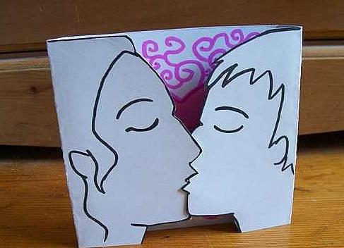 情人节接吻立体贺卡让你的情人节有一个独特的礼物
