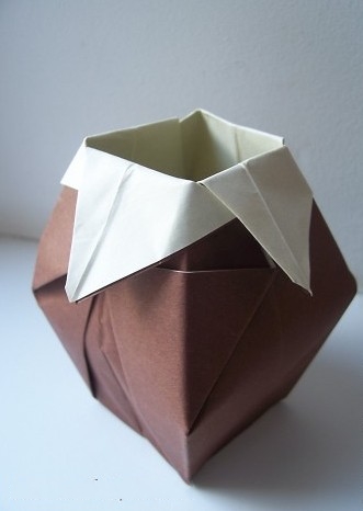 手工折纸花瓶的图解教程手把手教你制作漂亮的折纸花瓶