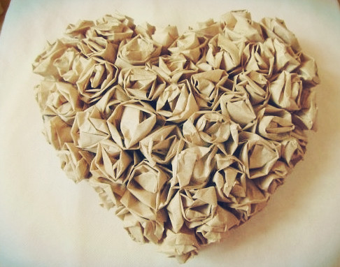 复古纸艺纸玫瑰花的心形花盘制作教程手把手教你制作父亲节的纸玫瑰花礼物