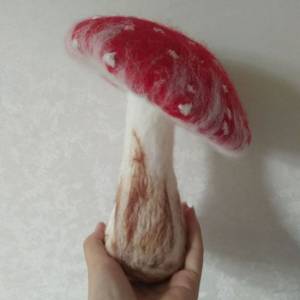 羊毛毡制作的美丽毒蘑菇教程 蛮别致的万圣节装饰