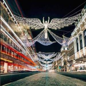 圣诞期间闪耀的伦敦街道 就像是惊喜处处的奇幻国度