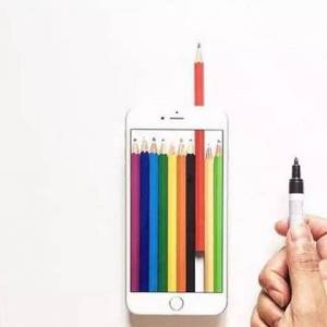 远离烦闷的生活：艺术家让手机变身成为可爱糖果盒