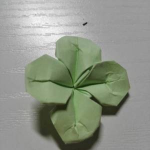 一个简单的折纸四叶草教程