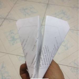 很容易学会的折纸飞机制作教程