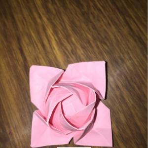 四瓣简单折纸玫瑰教程