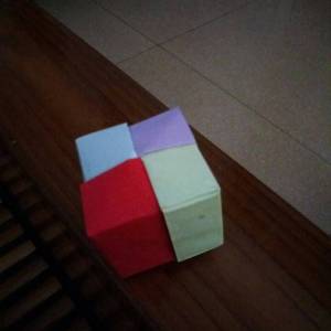 彩色带盖子的折纸盒子制作教程