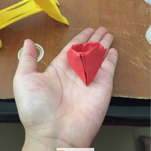折纸爱心戒指的详细步骤图教程