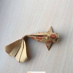 折纸金鱼的步骤图手工制作教程