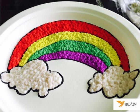 非常有创意的一次性幼儿园彩虹餐盘画制作方法