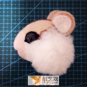 羊毛毡可爱松鼠胸针做法图解教程 手工羊毛毡的创意DIY