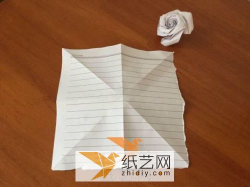 （转，来自纸艺网）情人节折纸（玫瑰） 第3步