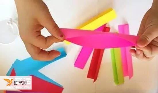 幼儿制作个性漂亮的纸立体方块的方法图解