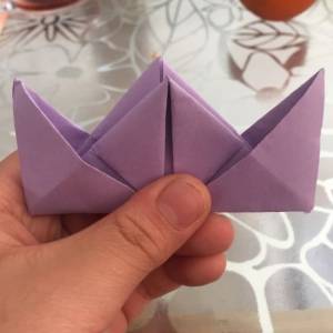 特别简单的儿童折纸皇冠制作方法教程