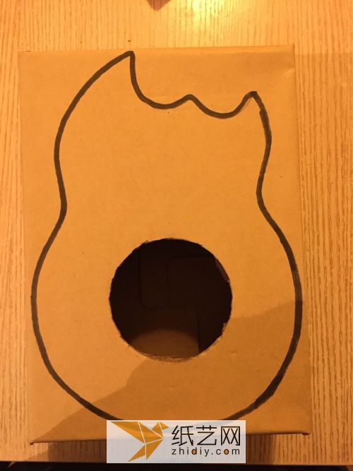 纸盒变身撩人小吉他（转载） 第5步