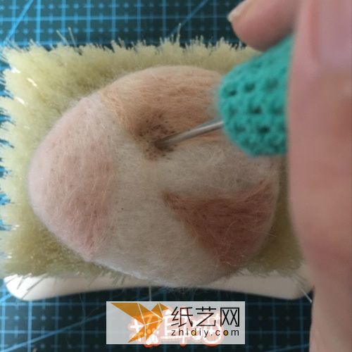 【招耳猫】羊毛毡教程之松鼠胸针 第9步