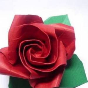 折叠纸玫瑰花的详细过程步骤图解