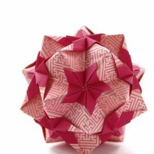 一款非常喜庆的折纸花球的折叠方法图解教程
