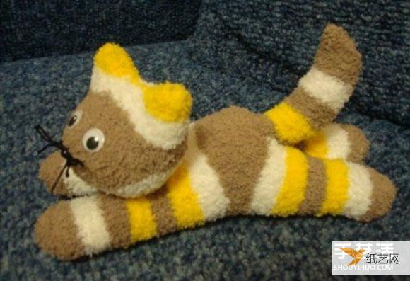 利用袜子制作趴趴猫毛绒玩具的方法教程图解