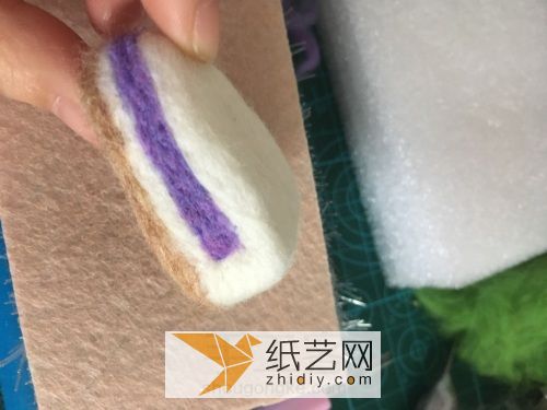 【羊毛毡教程】蓝莓芝士蛋糕 第6步