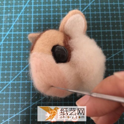 【招耳猫】羊毛毡教程之松鼠胸针 第32步