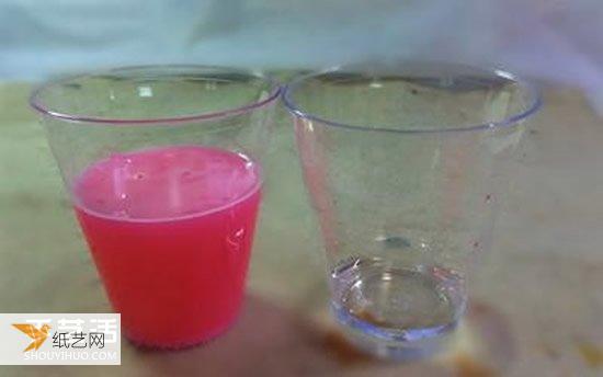 一个化学小实验：让色素、小苏打和白醋色彩大爆发