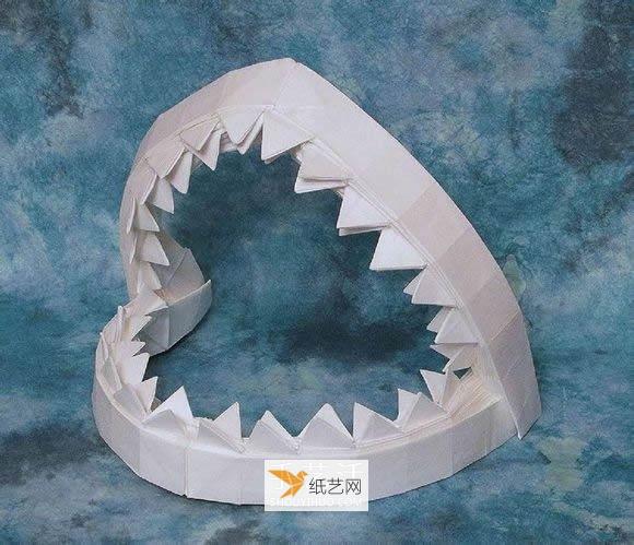 非常逼真的鲨鱼嘴的折纸方法图解