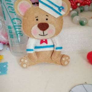 用不织布制作出的海军小熊玩偶很简单 这就是新年礼物啦！