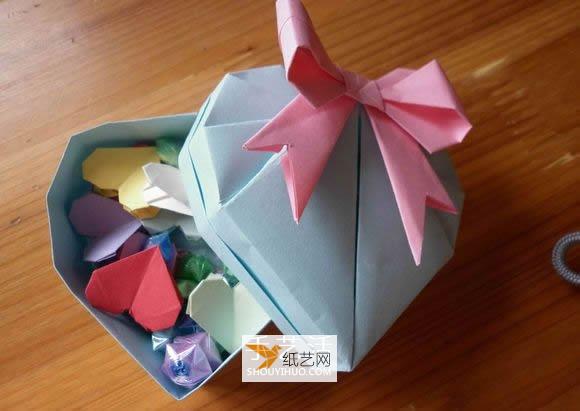 情人节使用折纸制作带盖子的爱心盒子