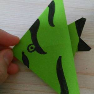 儿童折纸热带鱼图解教程 简单的折纸鱼做法