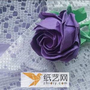 超多层花瓣的折纸玫瑰花 情人节手工礼物的首选