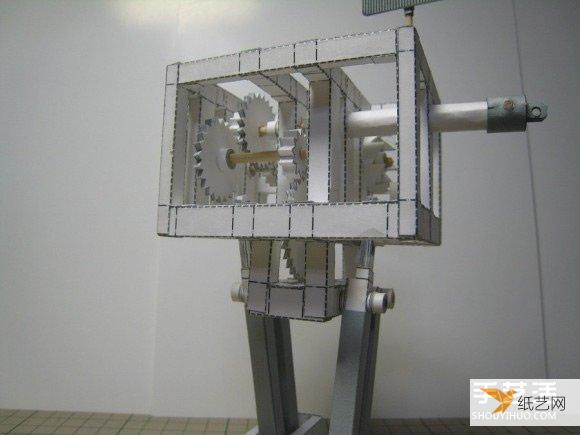手工制作齿轮驱动纸机器人模型的图片教程