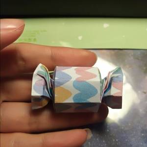 儿童节礼物包装的折纸糖果盒子制作教程
