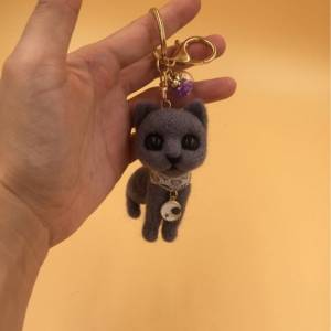 可爱的羊毛毡小猫钥匙链情人节礼物制作教程