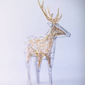 手工制作的“金包银”铁丝雕塑 缠绕出动物的优雅灵魂