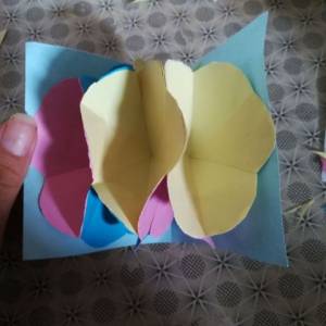 开花的折纸手工立体贺卡的制作教程 教师节贺卡就可以这样来制作