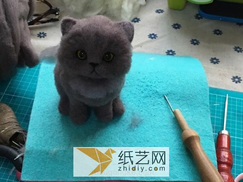 「槿时」羊毛毡灰色植毛猫咪制作教程 第10步