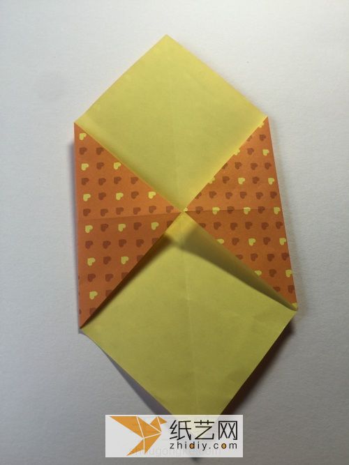 一款纸伞折法 第3步