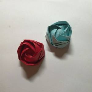 详细完整容易学习的折纸玫瑰花折法 情人节手工折纸玫瑰教程