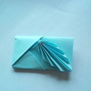 创意手工教程教你怎么折叠出一个好看的折纸羽毛信封