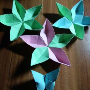 节日装饰五角星折纸花的制作